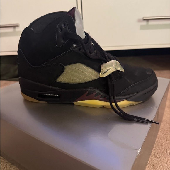 retro 5 black and gold